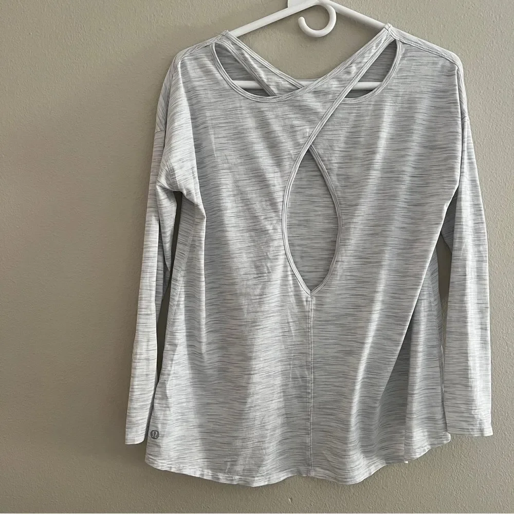 Lululemon back into it long sleeve open back top women’s size 6 gray